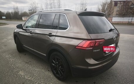 Volkswagen Tiguan II, 2018 год, 1 990 000 рублей, 7 фотография