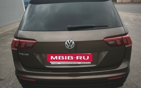 Volkswagen Tiguan II, 2018 год, 1 990 000 рублей, 6 фотография