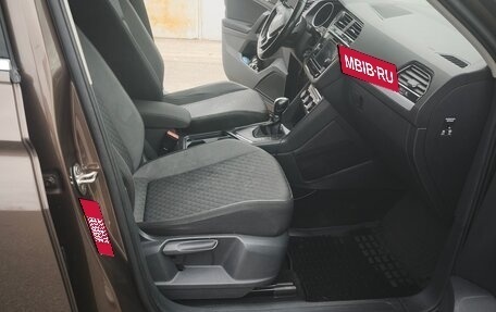 Volkswagen Tiguan II, 2018 год, 1 990 000 рублей, 14 фотография