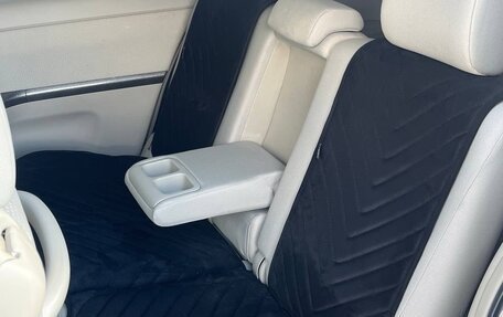 Toyota ISis I, 2010 год, 1 700 000 рублей, 8 фотография