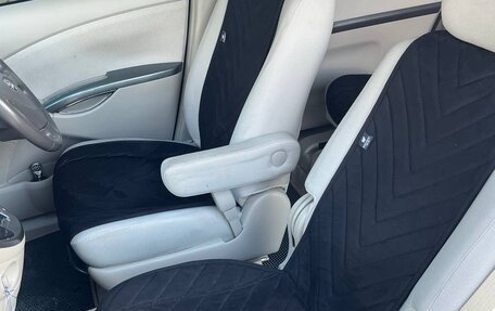 Toyota ISis I, 2010 год, 1 700 000 рублей, 9 фотография