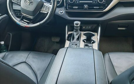 Toyota Highlander, 2024 год, 5 250 000 рублей, 4 фотография