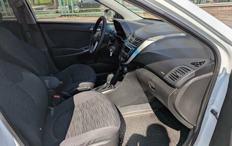 Hyundai Solaris II рестайлинг, 2015 год, 950 000 рублей, 10 фотография
