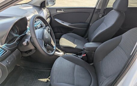 Hyundai Solaris II рестайлинг, 2015 год, 950 000 рублей, 9 фотография