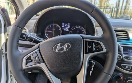 Hyundai Solaris II рестайлинг, 2015 год, 950 000 рублей, 13 фотография