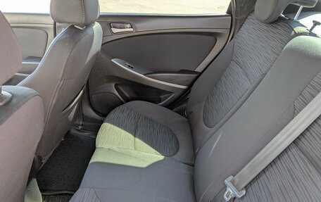 Hyundai Solaris II рестайлинг, 2015 год, 950 000 рублей, 21 фотография