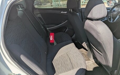 Hyundai Solaris II рестайлинг, 2015 год, 950 000 рублей, 22 фотография