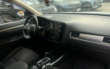 Mitsubishi Outlander III рестайлинг 3, 2017 год, 1 689 000 рублей, 9 фотография