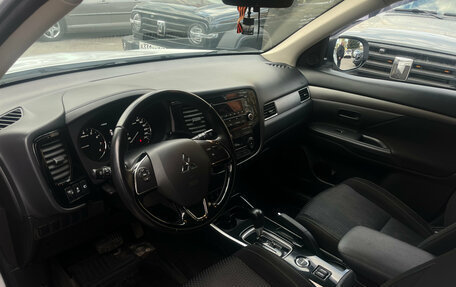Mitsubishi Outlander III рестайлинг 3, 2017 год, 1 689 000 рублей, 7 фотография