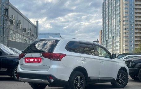 Mitsubishi Outlander III рестайлинг 3, 2017 год, 1 689 000 рублей, 4 фотография