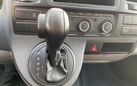 Volkswagen Caravelle T5, 2012 год, 1 775 000 рублей, 13 фотография
