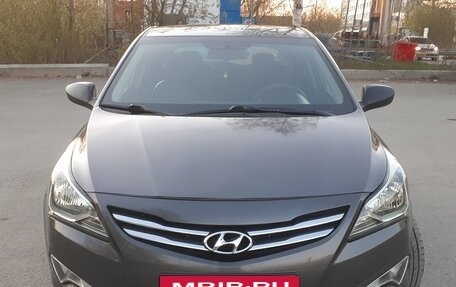 Hyundai Solaris II рестайлинг, 2015 год, 730 000 рублей, 2 фотография