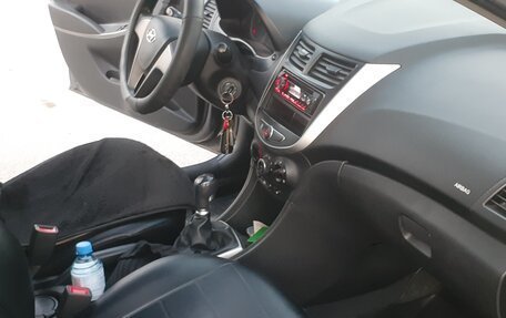 Hyundai Solaris II рестайлинг, 2015 год, 730 000 рублей, 12 фотография