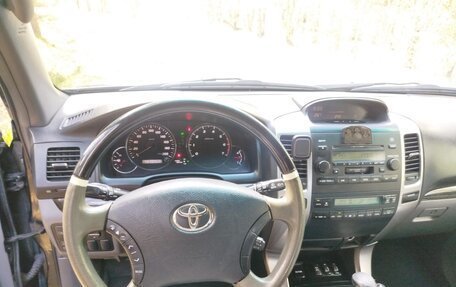 Toyota Land Cruiser Prado 120 рестайлинг, 2007 год, 1 100 000 рублей, 23 фотография