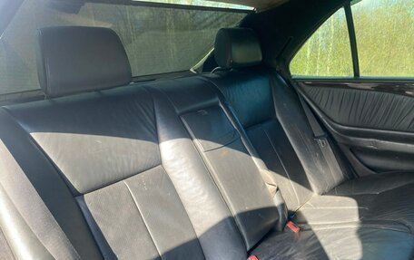 Mercedes-Benz E-Класс, 1995 год, 240 000 рублей, 4 фотография
