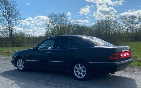 Mercedes-Benz E-Класс, 1995 год, 240 000 рублей, 3 фотография