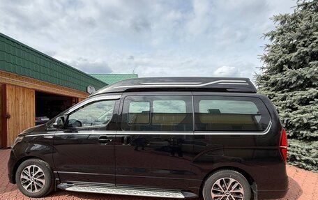 Hyundai Grand Starex Grand Starex I рестайлинг 2, 2019 год, 4 900 000 рублей, 3 фотография