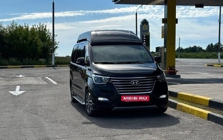 Hyundai Grand Starex Grand Starex I рестайлинг 2, 2019 год, 4 900 000 рублей, 6 фотография