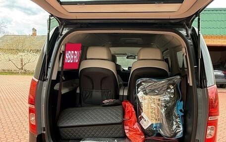 Hyundai Grand Starex Grand Starex I рестайлинг 2, 2019 год, 4 900 000 рублей, 17 фотография