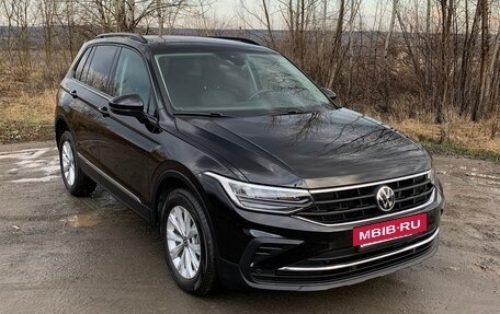 Volkswagen Tiguan II, 2021 год, 3 400 000 рублей, 2 фотография