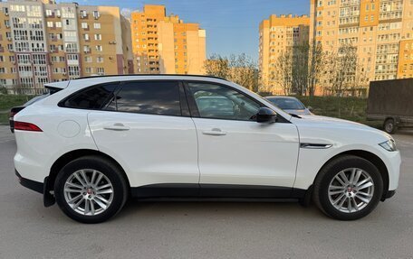 Jaguar F-Pace, 2017 год, 2 200 000 рублей, 5 фотография