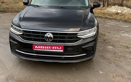 Volkswagen Tiguan II, 2021 год, 3 400 000 рублей, 8 фотография