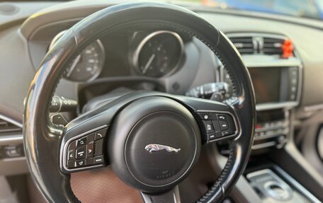 Jaguar F-Pace, 2017 год, 2 200 000 рублей, 14 фотография