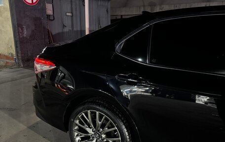 Toyota Camry, 2018 год, 2 250 000 рублей, 2 фотография