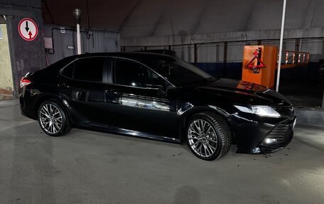 Toyota Camry, 2018 год, 2 250 000 рублей, 6 фотография