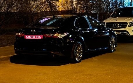 Toyota Camry, 2018 год, 2 250 000 рублей, 9 фотография
