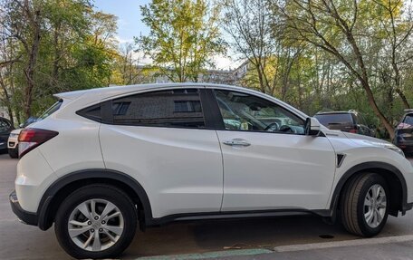 Honda Vezel, 2014 год, 2 390 000 рублей, 4 фотография