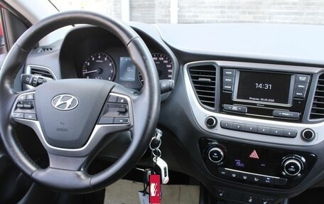 Hyundai Solaris II рестайлинг, 2018 год, 1 295 000 рублей, 12 фотография