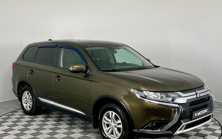 Mitsubishi Outlander III рестайлинг 3, 2020 год, 2 390 000 рублей, 4 фотография