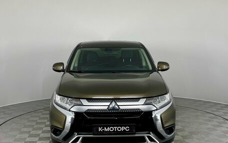 Mitsubishi Outlander III рестайлинг 3, 2020 год, 2 390 000 рублей, 3 фотография