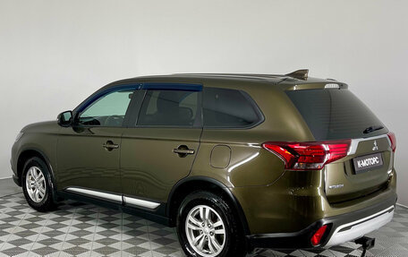 Mitsubishi Outlander III рестайлинг 3, 2020 год, 2 390 000 рублей, 8 фотография