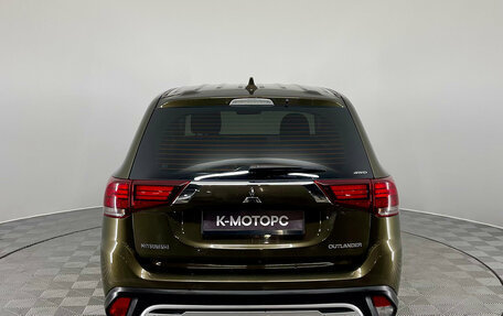 Mitsubishi Outlander III рестайлинг 3, 2020 год, 2 390 000 рублей, 7 фотография