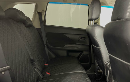 Mitsubishi Outlander III рестайлинг 3, 2020 год, 2 390 000 рублей, 18 фотография