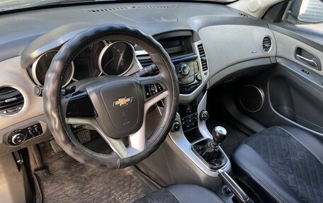 Chevrolet Cruze II, 2010 год, 425 000 рублей, 7 фотография
