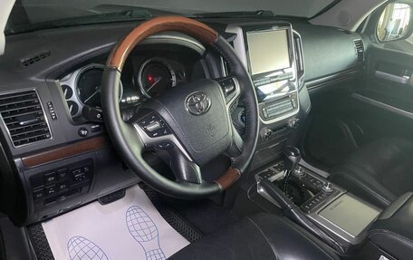 Toyota Land Cruiser 200, 2016 год, 5 500 000 рублей, 6 фотография