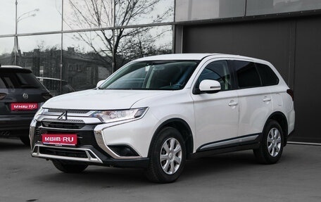 Mitsubishi Outlander III рестайлинг 3, 2019 год, 2 150 000 рублей, 1 фотография