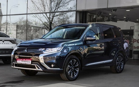 Mitsubishi Outlander III рестайлинг 3, 2022 год, 2 720 000 рублей, 1 фотография