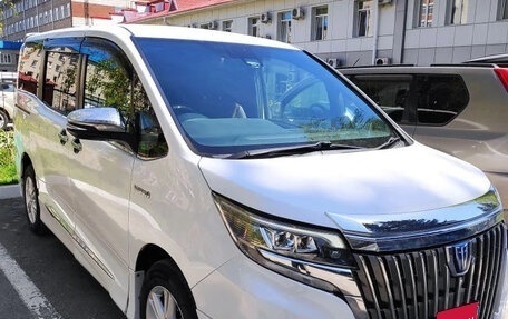 Toyota Esquire I, 2017 год, 2 560 000 рублей, 1 фотография