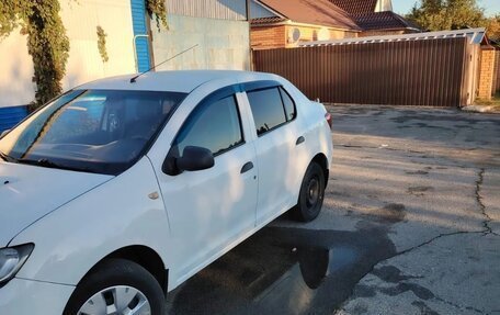 Renault Logan II, 2017 год, 500 000 рублей, 3 фотография