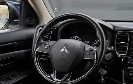 Mitsubishi Outlander III рестайлинг 3, 2019 год, 2 150 000 рублей, 11 фотография