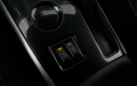 Mitsubishi Outlander III рестайлинг 3, 2019 год, 2 150 000 рублей, 15 фотография