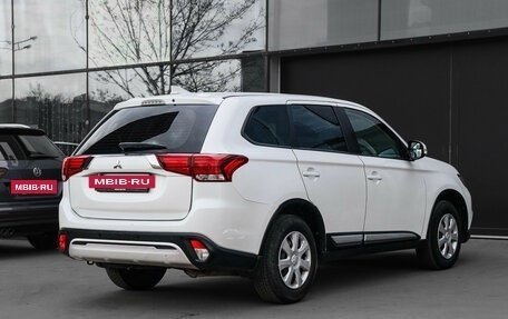 Mitsubishi Outlander III рестайлинг 3, 2019 год, 2 150 000 рублей, 4 фотография