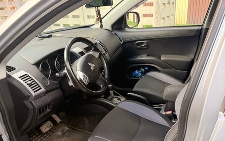 Mitsubishi Outlander III рестайлинг 3, 2010 год, 1 000 000 рублей, 6 фотография