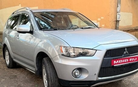 Mitsubishi Outlander III рестайлинг 3, 2010 год, 1 000 000 рублей, 2 фотография