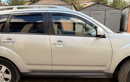Mitsubishi Outlander III рестайлинг 3, 2010 год, 1 000 000 рублей, 11 фотография
