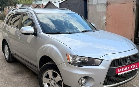 Mitsubishi Outlander III рестайлинг 3, 2010 год, 1 000 000 рублей, 12 фотография